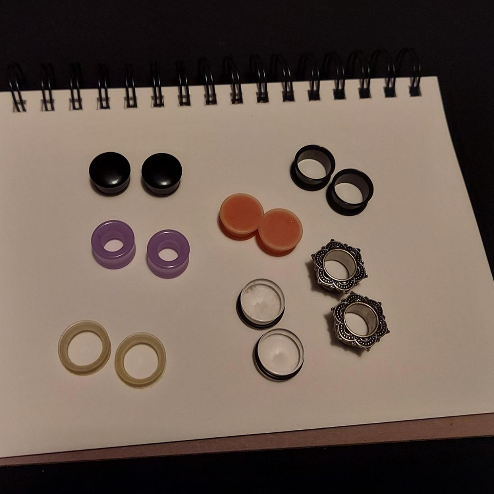 Assorted plugs and tunnels